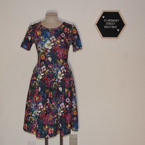 New LULAROE "Unicorn" Floral Amelia Dress sz M